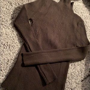 ✨ Dark green turtle neck sweater